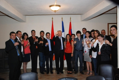 les jeunes de la diaspora avec l'ambassadeur de la République d'Arménie en France Tchitétchian